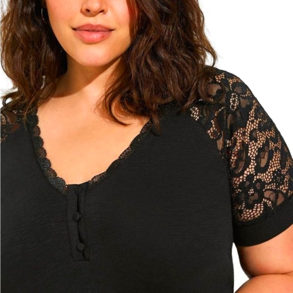 ❤️NWT VINTAGE TORRID TEE - LACE SLEEVE - SUPER SOFT - V NECK HENLEY - PLUS SIZE - Picture 3 of 13